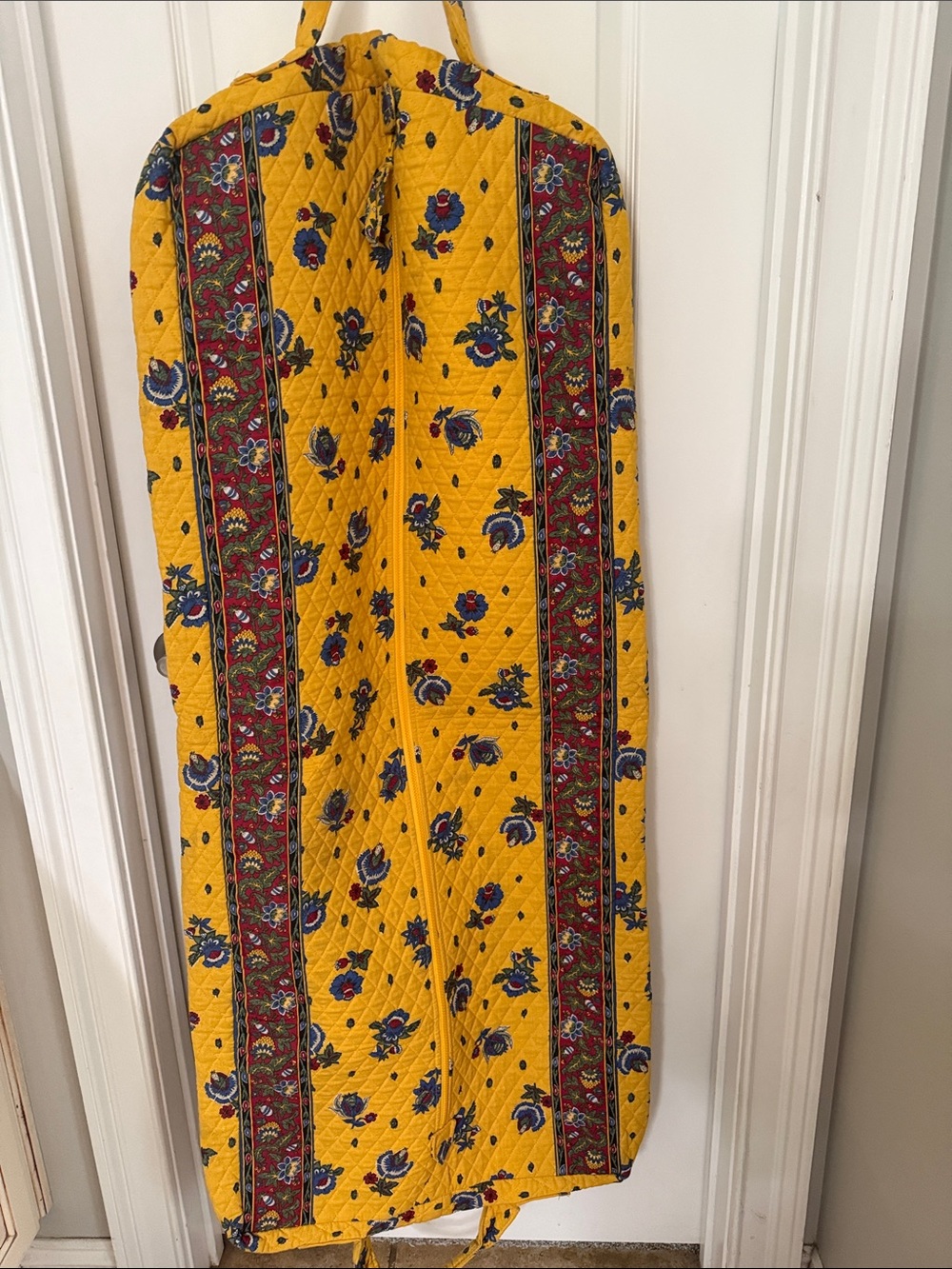 Vera Bradley retired Yellow Quilted Floral Garment Bag travel - Picture 3 of 9